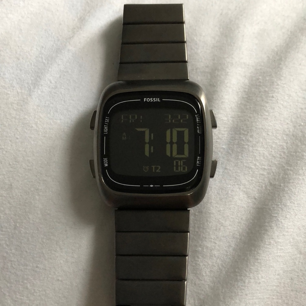 Fossil Rutherford digital watch. - Picture 2 of 6